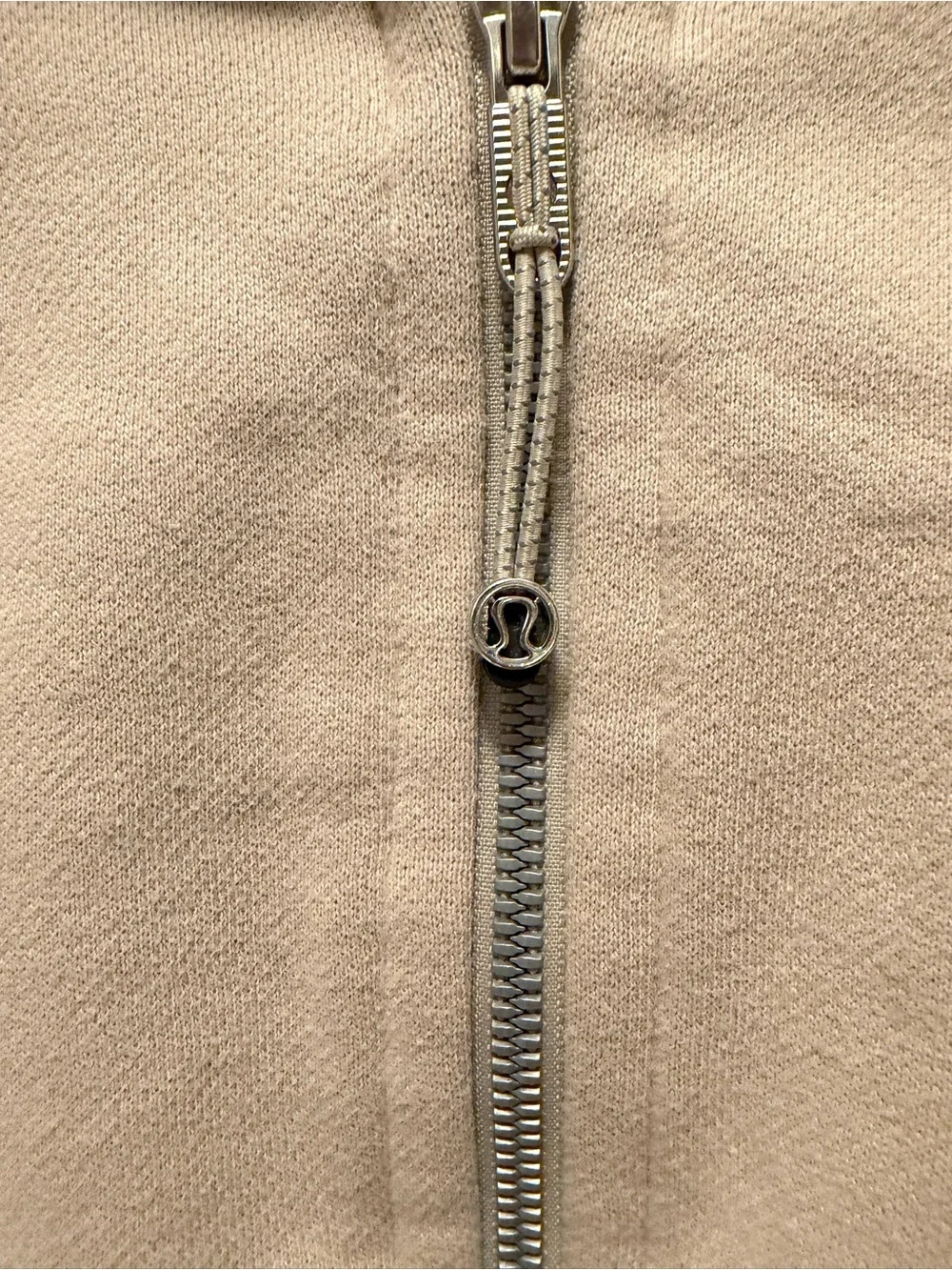 Lululemon Scuba Cropped Hoodie / Size 8 / Mojave Tan